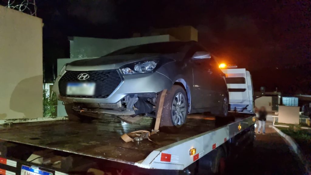 PM detém suspeito e recupera HB20 furtado em Cascavel PM detém suspeito e recupera HB20 furtado em Cascavel