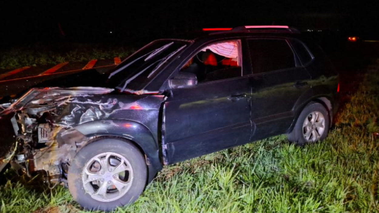 Colisão entre caminhonete e SUV é registrada na PR-182, em Toledo