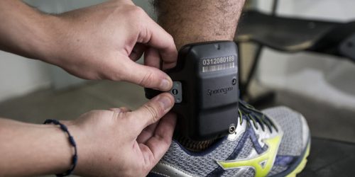 Filipe Martins alega falha involuntária no sinal da tornozeleira Imagem referente a Filipe Martins alega falha involuntária no sinal da tornozeleira