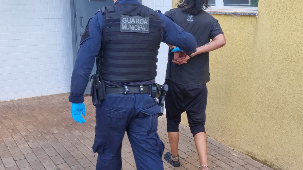 Argentino é preso após causar tumulto e agredir servidores no Centro POP em Cascavel