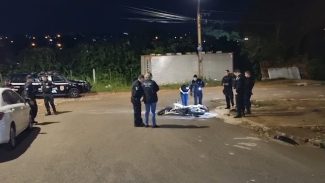 Correria policial: Homem é baleado no Bairro Brasmadeira e atirador abandona moto durante fuga