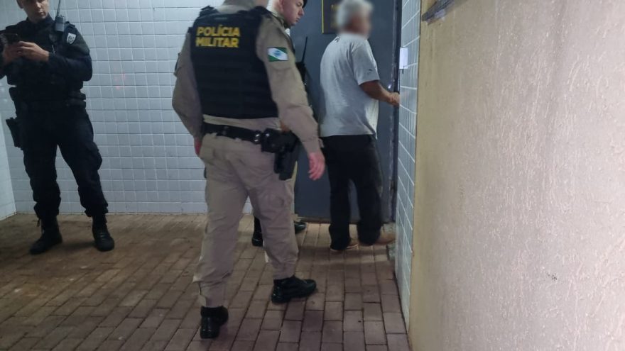 Homem é detido após discussão com a esposa no bairro Universitário