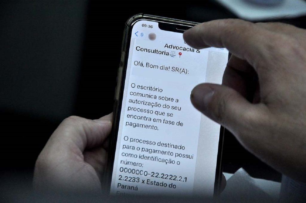 Falso advogado aplica golpe via WhatsApp e morador de Missal perde R$ 1,2 mil Falso advogado aplica golpe via WhatsApp e morador de Missal perde R$ 1,2 mil