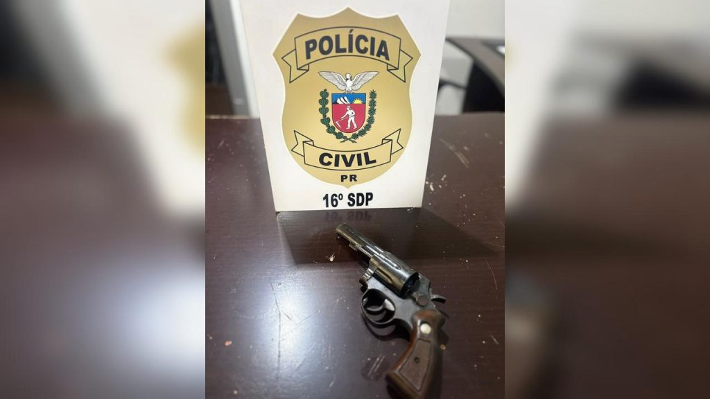 Homem se apresenta à polícia com arma após dívida terminar em tragédia tetraplégica Homem se apresenta à polícia com arma após dívida terminar em tragédia tetraplégica