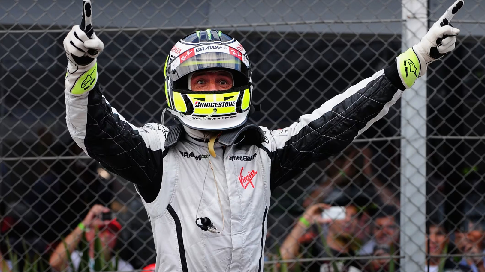 Campeão da Fórmula 1 anuncia aposentadoria do automobilismo