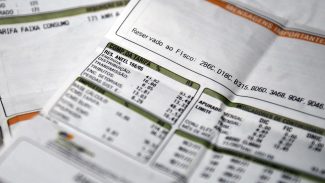 Aneel mantém bandeira para vermelha 1 na conta de luz em novembro Aneel mantém bandeira para vermelha 1 na conta de luz em novembro