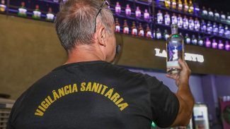 Metanol: nove estados investigam casos de intoxicação Metanol: nove estados investigam casos de intoxicação