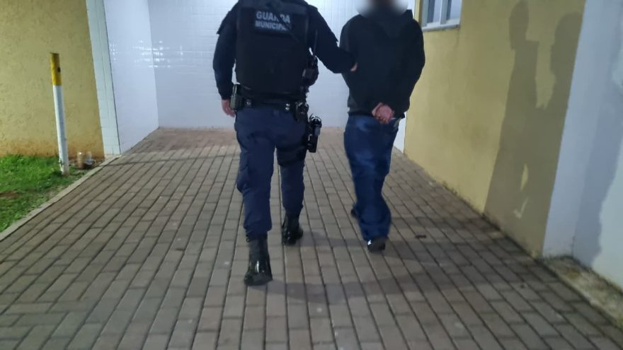 Adolescente flagrado fumando maconha no Terminal Leste é apreendido pela GM