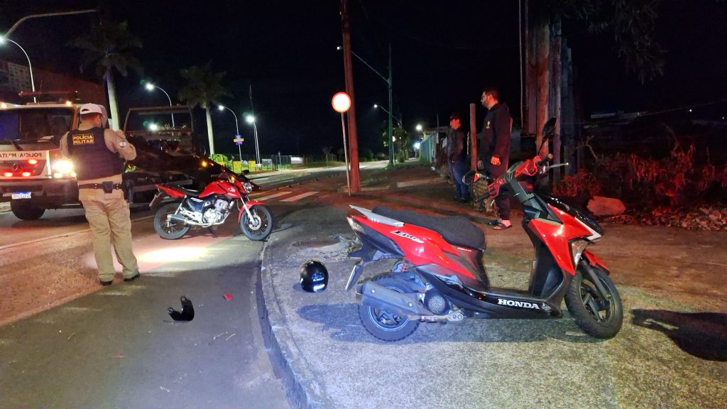Jovem foge de blitz e causa acidente no Bairro Santa Cruz Jovem foge de blitz e causa acidente no Bairro Santa Cruz