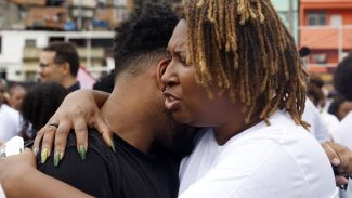 Sob facções e operações, população de favelas vive traumas e adoece Sob facções e operações, população de favelas vive traumas e adoece