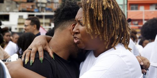 Sob facções e operações, população de favelas vive traumas e adoece Imagem referente a Sob facções e operações, população de favelas vive traumas e adoece