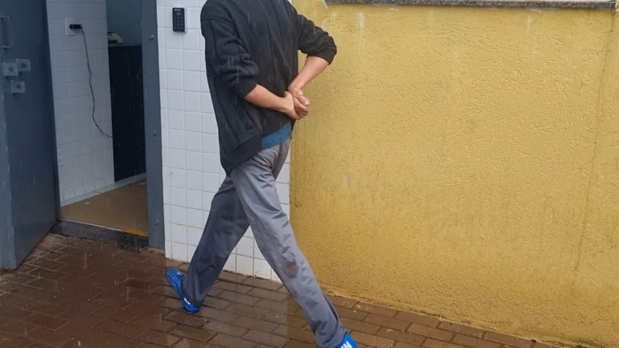Após ter dinheiro negado pela mãe, homem de 40 anos provoca agressão e é detido pela GM