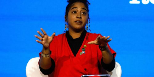 Liderança jovem da COP quer justiça climática no centro da conferência Imagem referente a Liderança jovem da COP quer justiça climática no centro da conferência