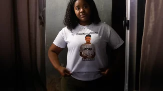 Mãe denuncia execução em operação e cobra políticas para a juventude Mãe denuncia execução em operação e cobra políticas para a juventude