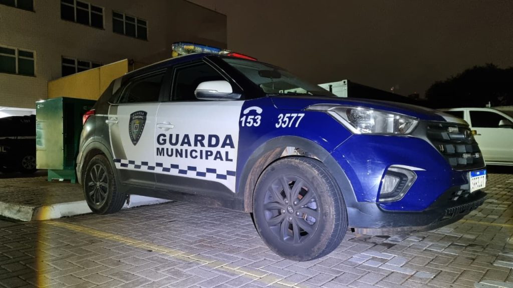 Denunciado por violência doméstica foge antes da chegada da GM no Bairro Periolo Denunciado por violência doméstica foge antes da chegada da GM no Bairro Periolo