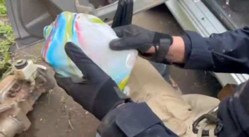 PRF apreende mais de 8 quilos de crack escondidos em veículo na BR-277, em Guarapuava Imagem referente a PRF apreende mais de 8 quilos de crack escondidos em veículo na BR-277, em Guarapuava