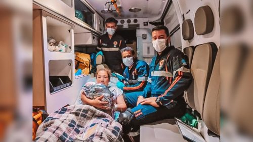 Imagem referente a Equipe do SAMU realiza parto dentro de ambulância a caminho do HUOP