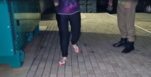 Imagem referente a Briga no Lago Azul termina com mulher presa por desacato e ameaça à polícia