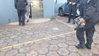 Três são detidos e seis armas são apreendidas em Operação da DH no Conjunto Abelha