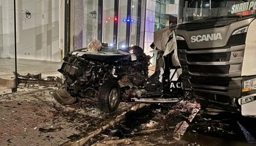 Identificados policiais civis que se envolveram em grave acidente com caminhão Imagem referente a Identificados policiais civis que se envolveram em grave acidente com caminhão