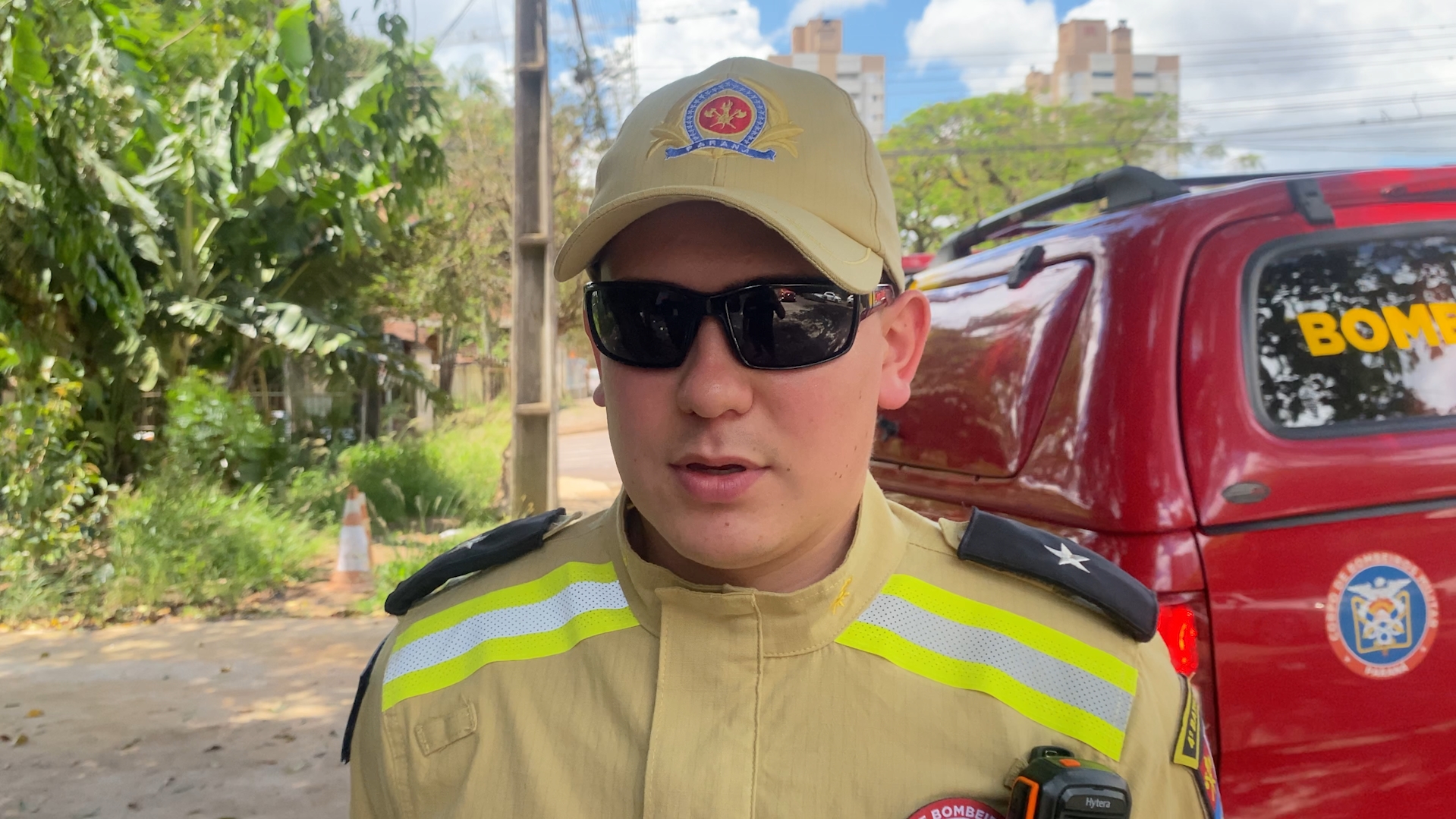 Oficial do Corpo de Bombeiros dá detalhes de acidente em que motociclista bateu em árvore