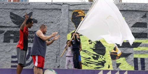 Imagem referente a Governos do RJ e federal discutem formas de reduzir entrada de armas