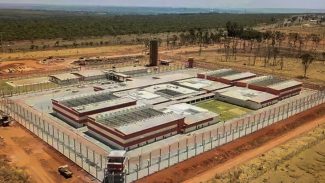 Sete líderes do Comando Vermelho vão para prisões federais Sete líderes do Comando Vermelho vão para prisões federais