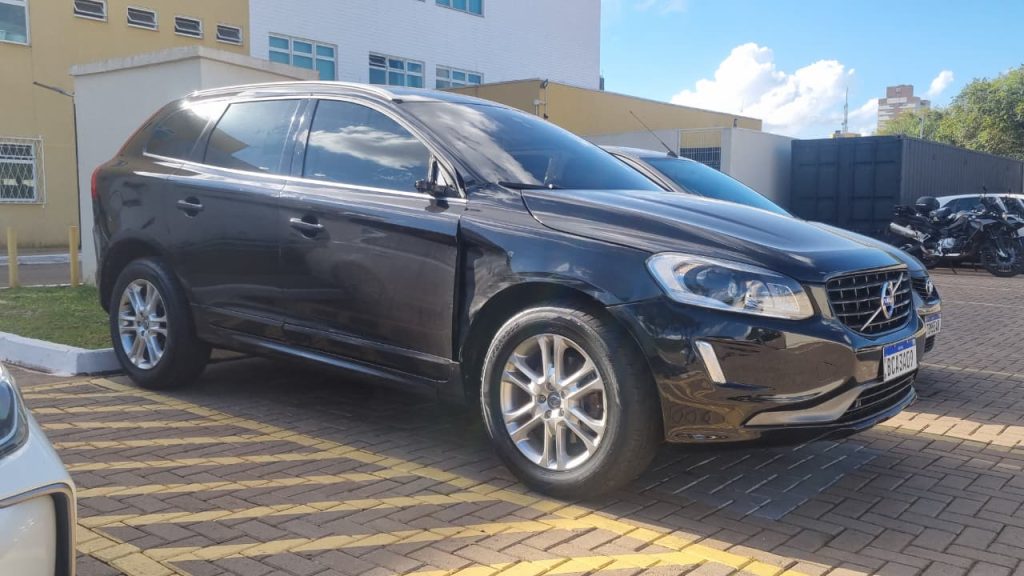 GDE prende homem que fugiu do local de acidente com carro de luxo
