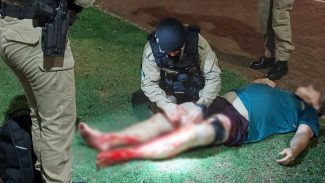 Imagens divulgadas pela PM mostram gravidade de ataque de cães no bairro Tropical Imagens divulgadas pela PM mostram gravidade de ataque de cães no bairro Tropical