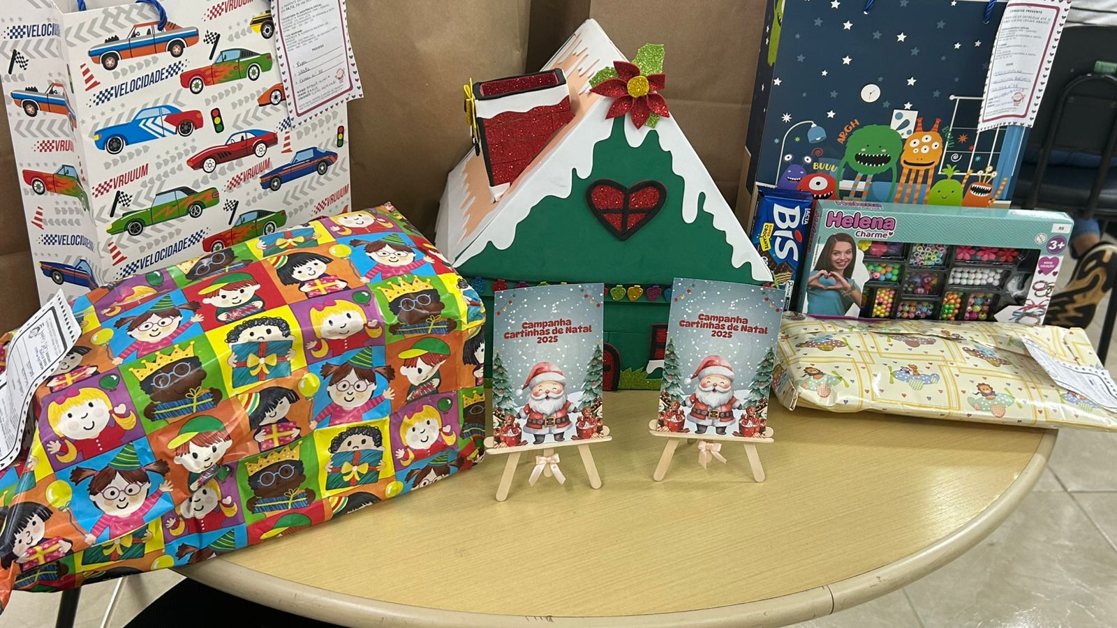 Cascavelenses dão show de solidariedade e adotam todas as cartinhas de crianças e adolescentes da campanha de Natal