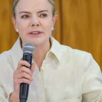 Gleisi divulga apoio à presidenta do México, alvo de assédio Imagem referente a Gleisi divulga apoio à presidenta do México, alvo de assédio