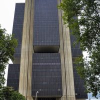 BC mantém juros básicos em 15% ao ano pela terceira vez seguida Imagem referente a BC mantém juros básicos em 15% ao ano pela terceira vez seguida