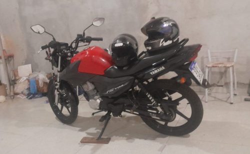 Ladrão arromba residência e furta Yamaha Factor no Bairro Morumbi