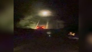 Acidente na PR-180: Vídeo mostra caminhonete invadindo a contramão antes da colisão Acidente na PR-180: Vídeo mostra caminhonete invadindo a contramão antes da colisão