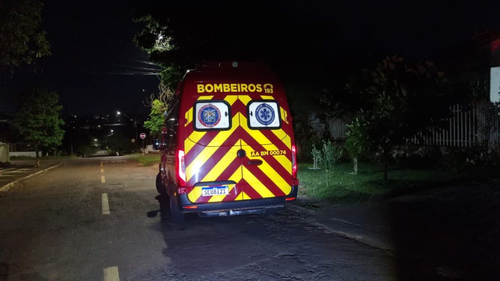 Homem sofre luxação no ombro após queda em casa no Parque São Paulo Homem sofre luxação no ombro após queda em casa no Parque São Paulo