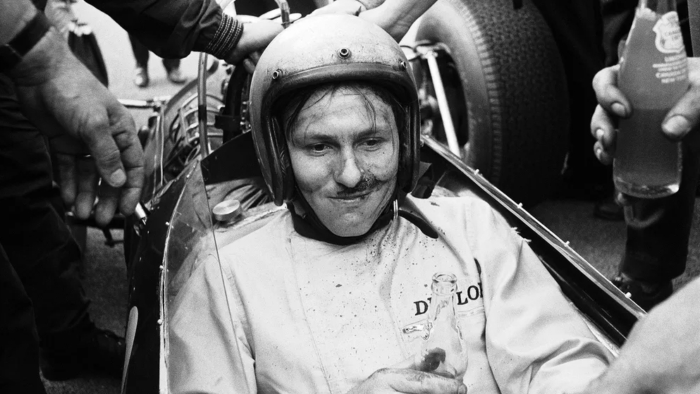 Túmulo de lenda da F1 e fundador da McLaren é vandalizado na Nova Zelândia