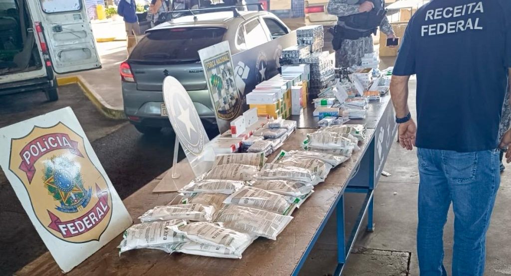 Receita Federal apreende R$ 300 mil em mercadorias irregulares na Ponte da Amizade Receita Federal apreende R$ 300 mil em mercadorias irregulares na Ponte da Amizade