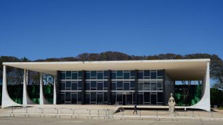 STF reconhece a omissão do Congresso por não taxar grandes fortunas STF reconhece a omissão do Congresso por não taxar grandes fortunas