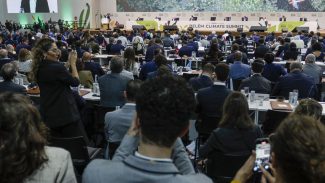 Gustavo Petro critica ausência dos EUA na Cúpula de Líderes da COP30 Gustavo Petro critica ausência dos EUA na Cúpula de Líderes da COP30