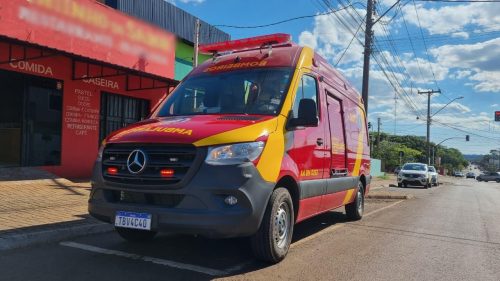 Homem de 23 anos sofre acidente ao colidir com barras de ferro no Bairro Cascavel Velho