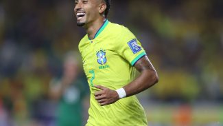 Brasileiro Raphinha é finalista do prêmio de melhor do mundo da Fifa Brasileiro Raphinha é finalista do prêmio de melhor do mundo da Fifa