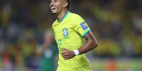 Brasileiro Raphinha é finalista do prêmio de melhor do mundo da Fifa Imagem referente a Brasileiro Raphinha é finalista do prêmio de melhor do mundo da Fifa