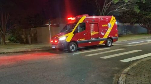 Jovem tem suspeita de fratura ao se envolver em acidente no Bairro Tropical