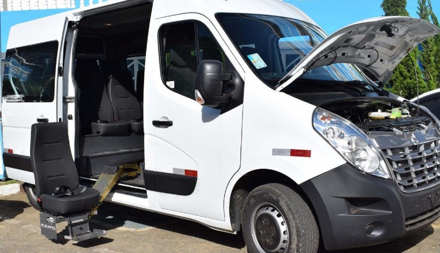 Cascavel licita R$ 600 mil para comprar sedans e minivans; um veículo será adaptado para cadeirante Cascavel licita R$ 600 mil para comprar sedans e minivans; um veículo será adaptado para cadeirante