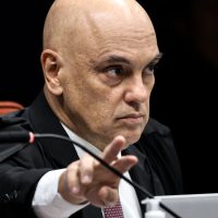 Imagem referente a Moraes vota por tornar ex-assessor réu por vazamento de informação