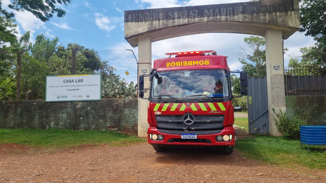 Rottweiler invade casa de acolhimento para idosos e Corpo de Bombeiros é acionado em Cascavel Rottweiler invade casa de acolhimento para idosos e Corpo de Bombeiros é acionado em Cascavel