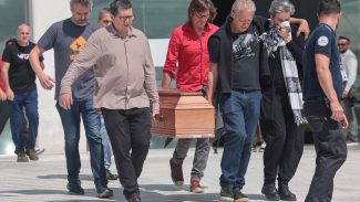 Familiares, amigos e políticos se despedem de Paulo Frateschi na Alesp Familiares, amigos e políticos se despedem de Paulo Frateschi na Alesp