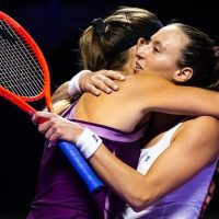 Imagem referente a Stefani garante Brasil pela 1ª vez em decisão feminina do WTA Finals
