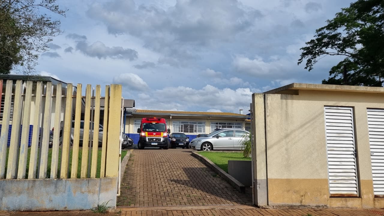Menino tem fratura exposta ao cair em escola municipal do bairro Morumbi em Cascavel