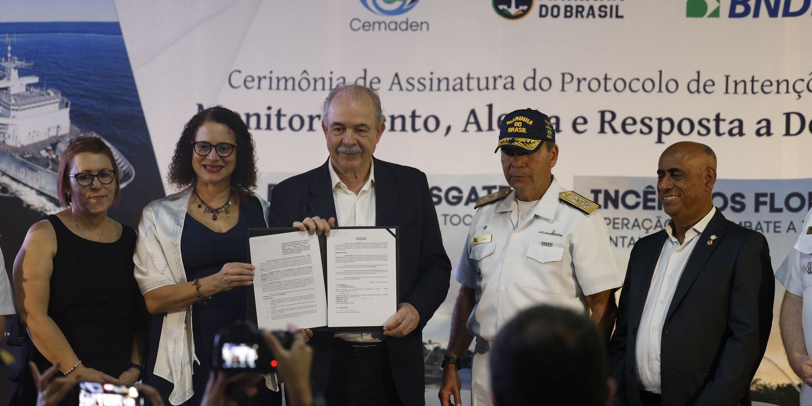 BNDES, Marinha e Cemaden fecham acordo para resposta a desastres BNDES, Marinha e Cemaden fecham acordo para resposta a desastres